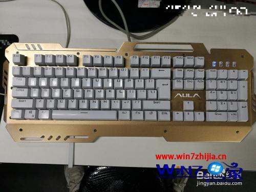 彩色键盘的灯怎么关_怎样关闭键盘灯
