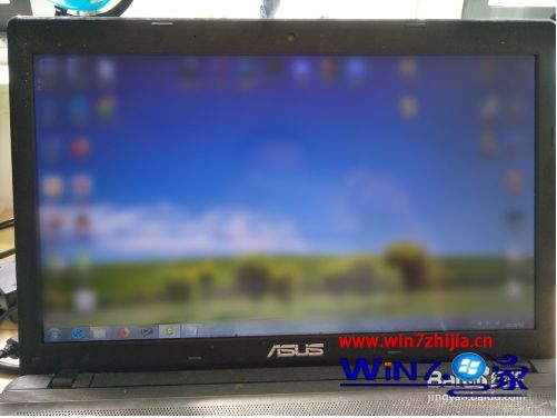 电脑屏幕旁边有黑色框如何恢复_电脑两边黑边怎么还原