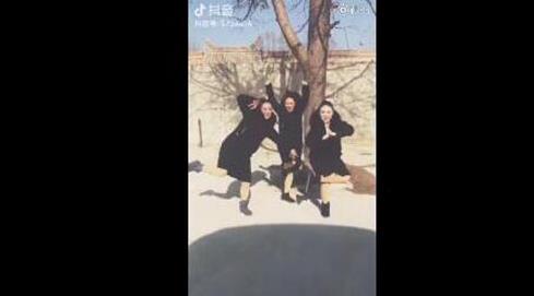 师傅我快坚持不住了什么歌曲 抖音师傅我快坚持不住啦歌词